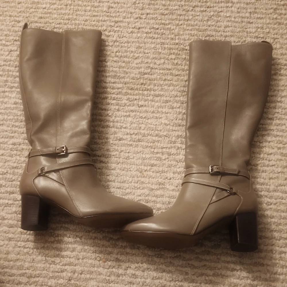 JOHNSTON & MURPHY Eleanor Belted Women's Boots Taupe Size 6.5